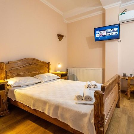 Hotel Phasis Kutaiszi Kültér fotó