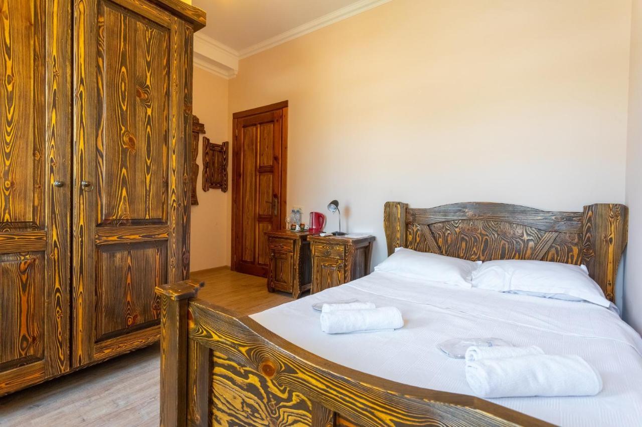 Hotel Phasis Kutaiszi Kültér fotó