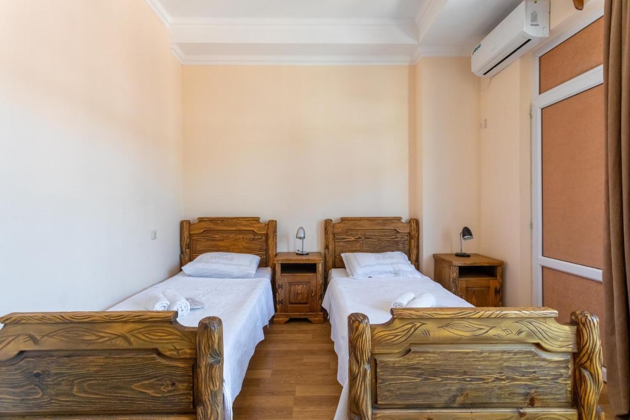 Hotel Phasis Kutaiszi Kültér fotó