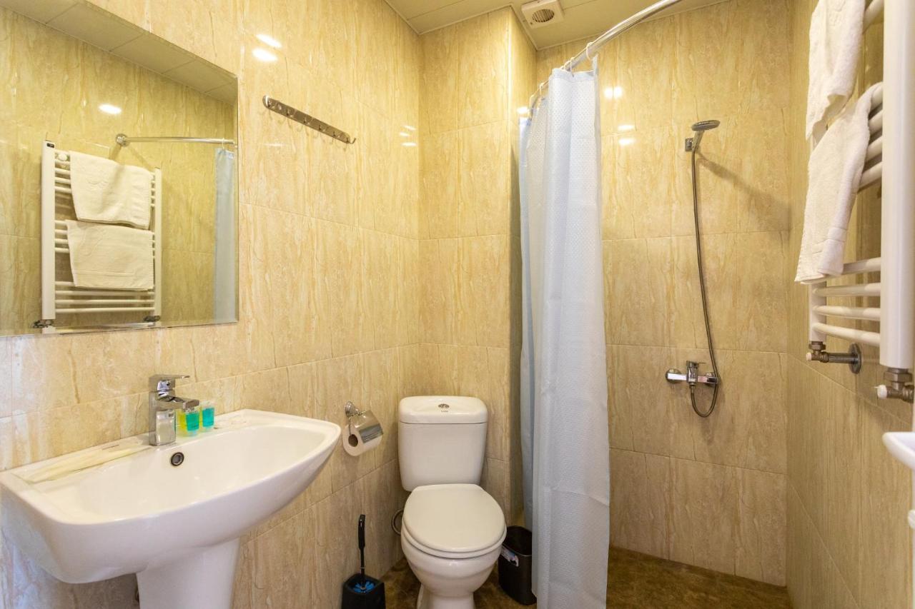 Hotel Phasis Kutaiszi Kültér fotó