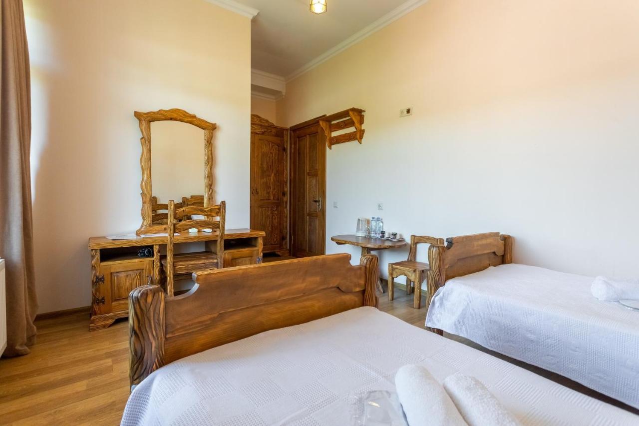 Hotel Phasis Kutaiszi Kültér fotó