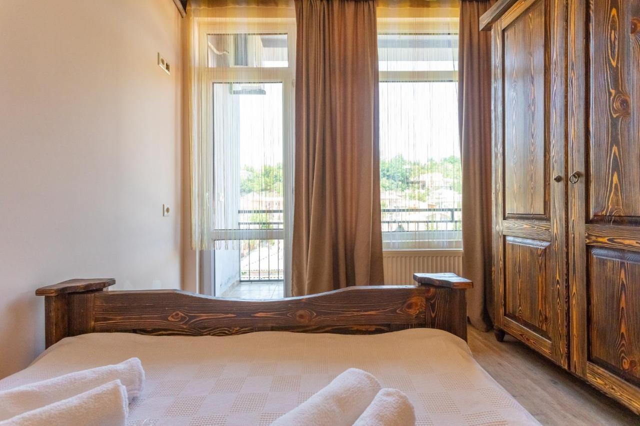 Hotel Phasis Kutaiszi Kültér fotó