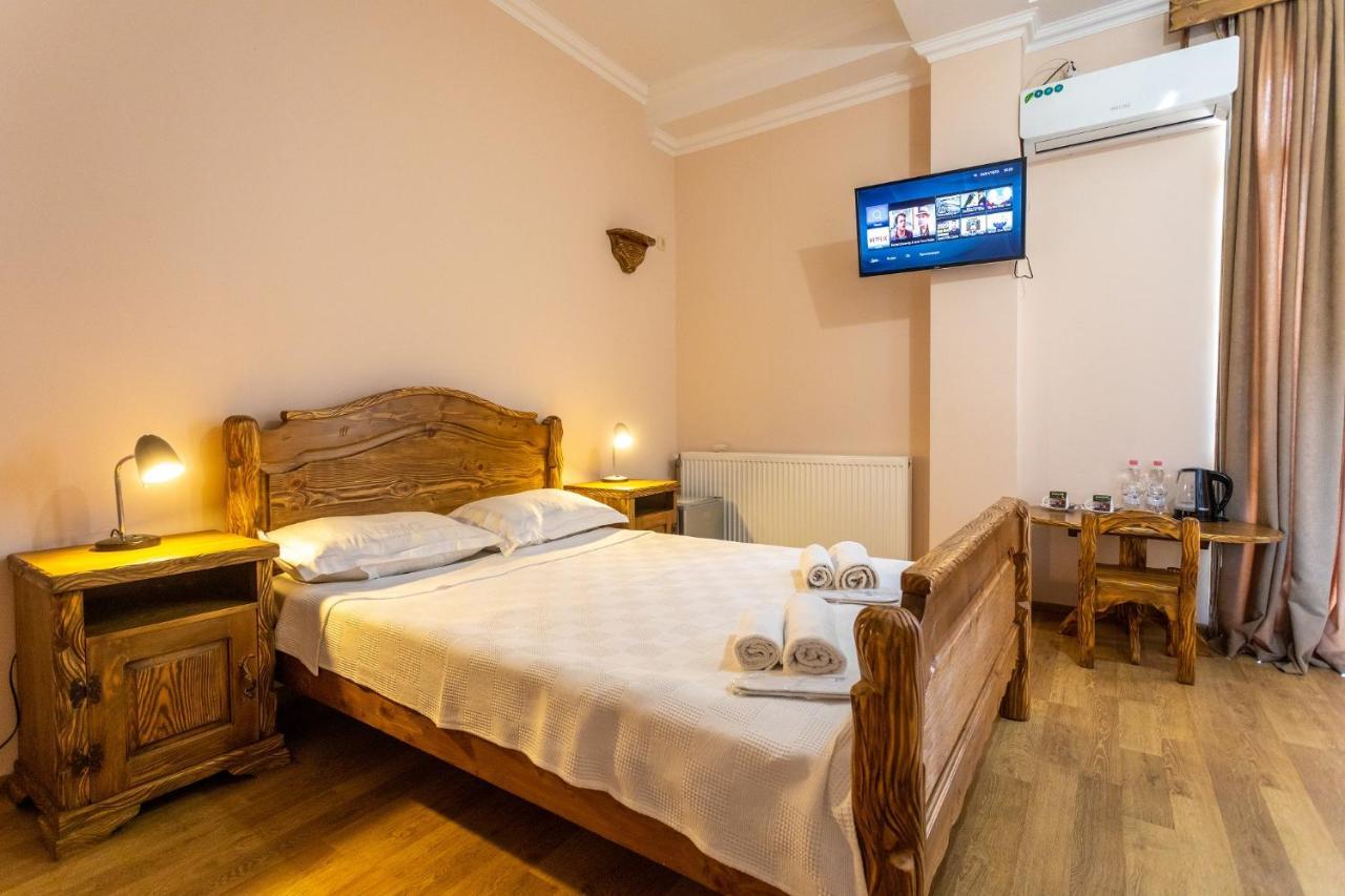 Hotel Phasis Kutaiszi Kültér fotó