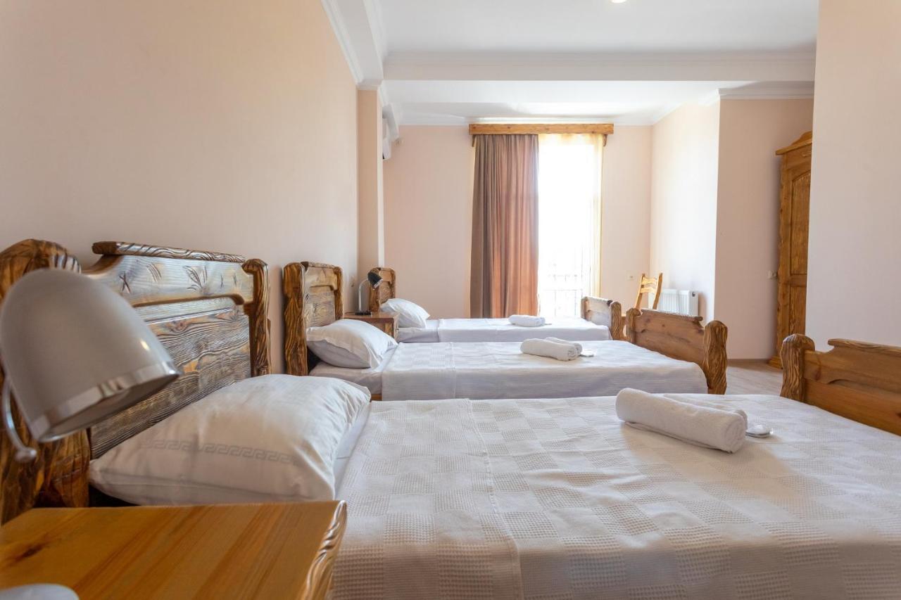 Hotel Phasis Kutaiszi Kültér fotó