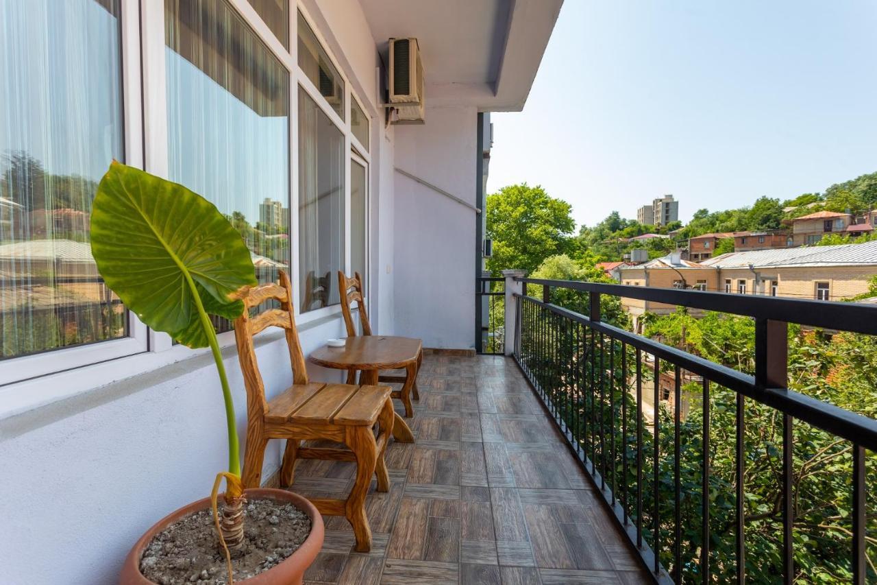 Hotel Phasis Kutaiszi Kültér fotó