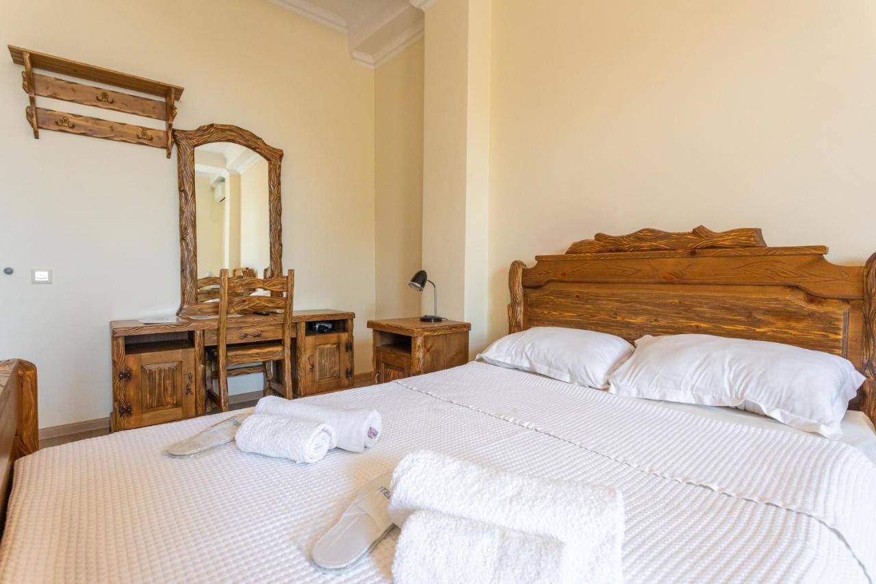 Hotel Phasis Kutaiszi Kültér fotó