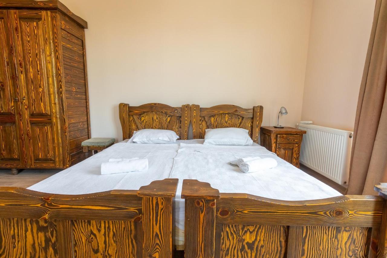 Hotel Phasis Kutaiszi Kültér fotó