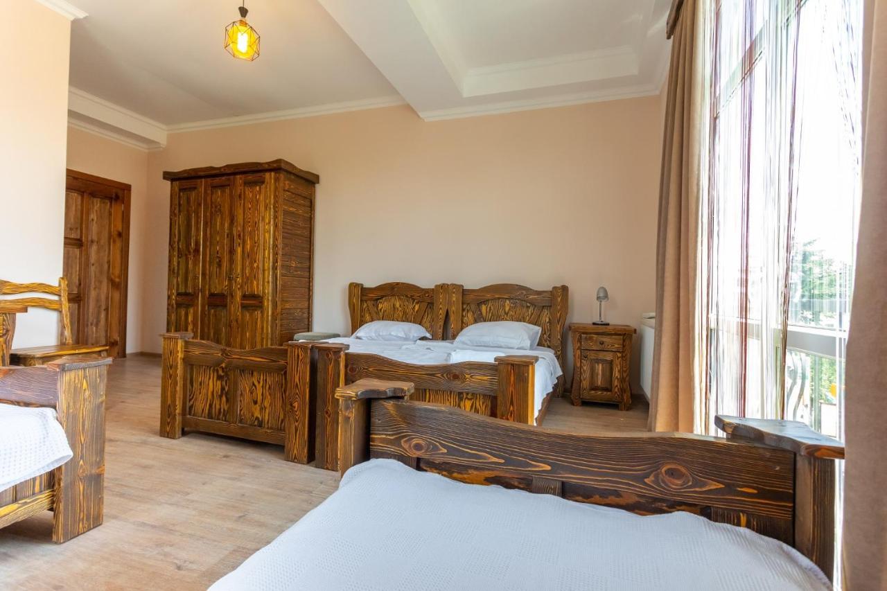 Hotel Phasis Kutaiszi Kültér fotó