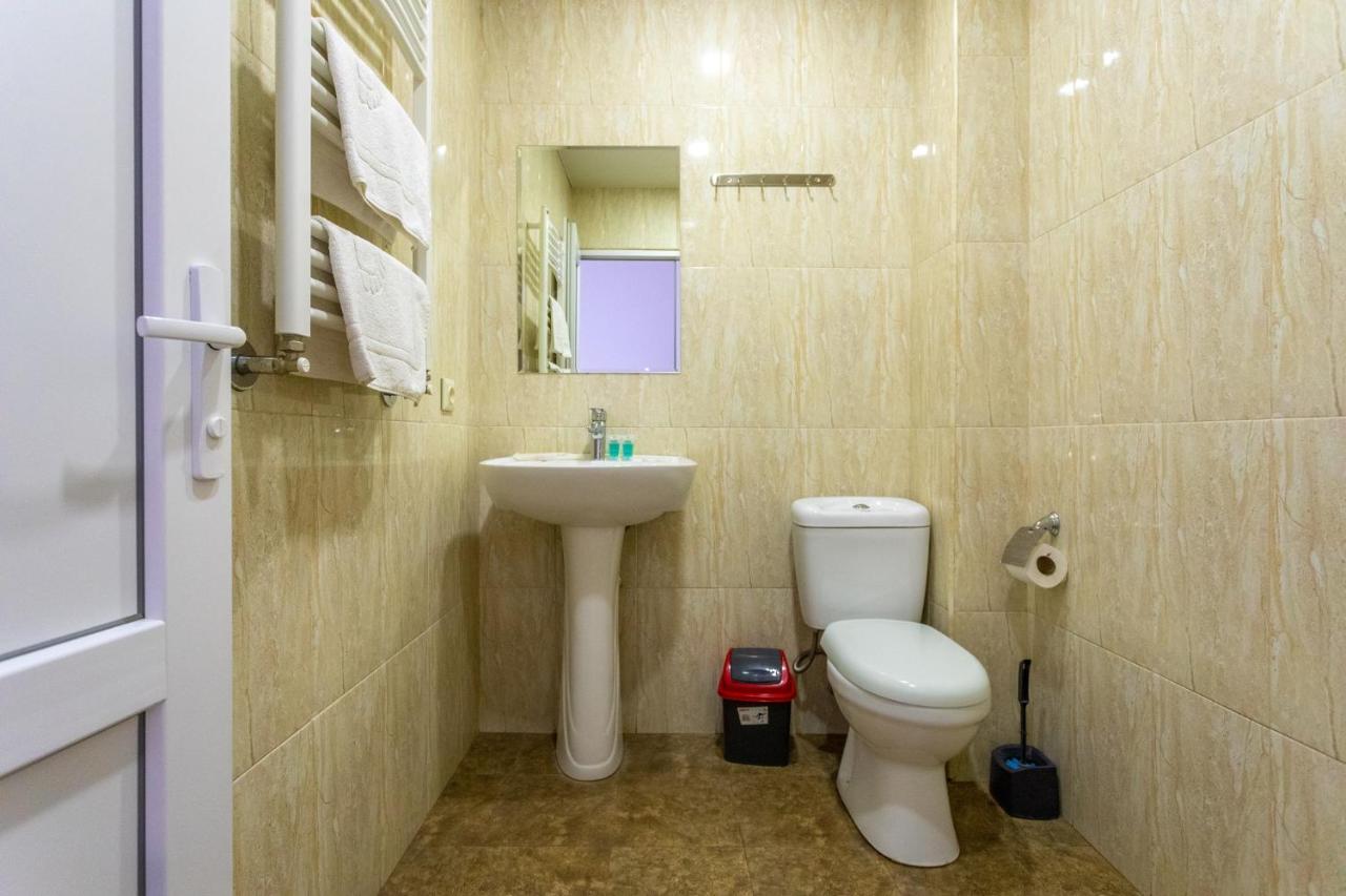 Hotel Phasis Kutaiszi Kültér fotó