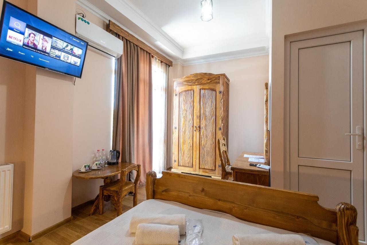 Hotel Phasis Kutaiszi Kültér fotó