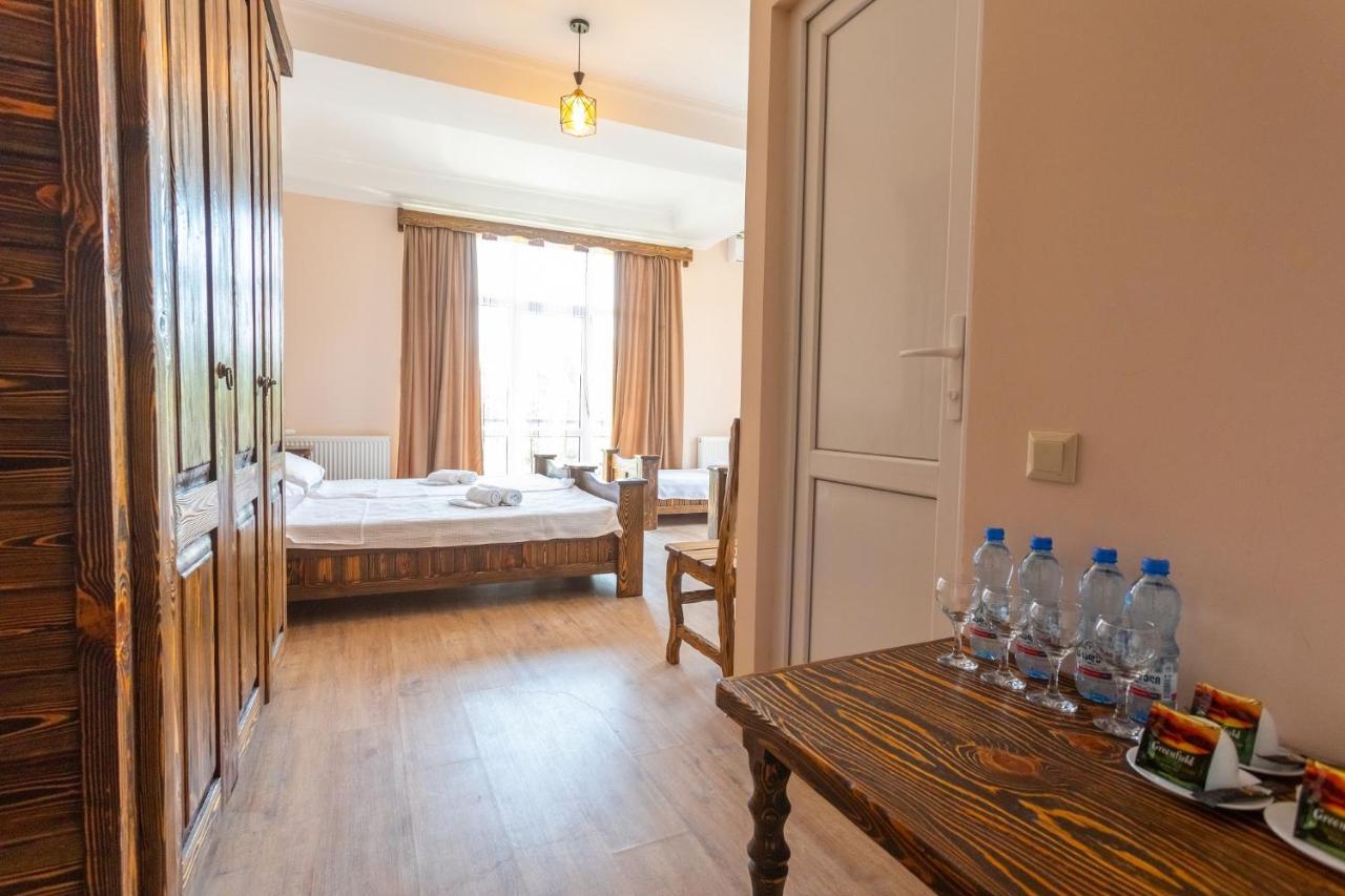 Hotel Phasis Kutaiszi Kültér fotó