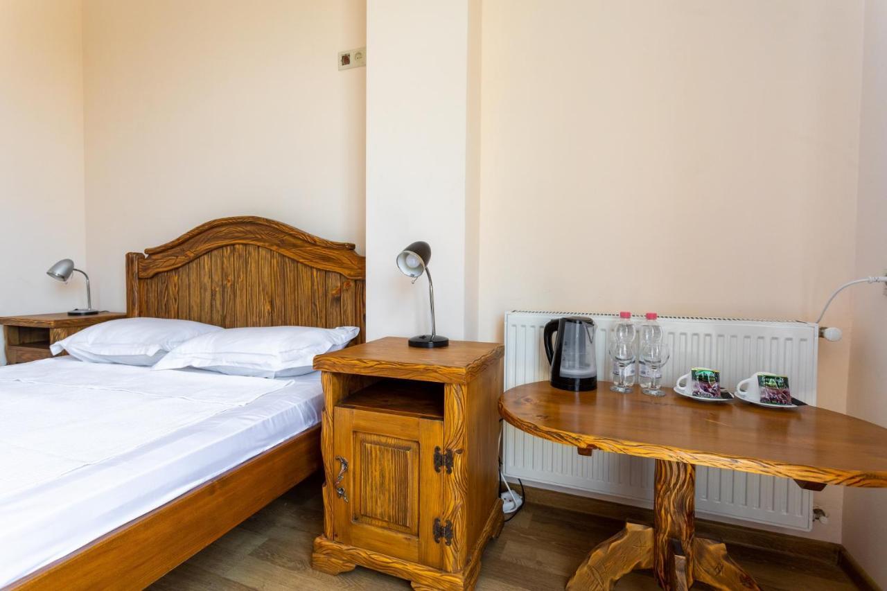 Hotel Phasis Kutaiszi Kültér fotó