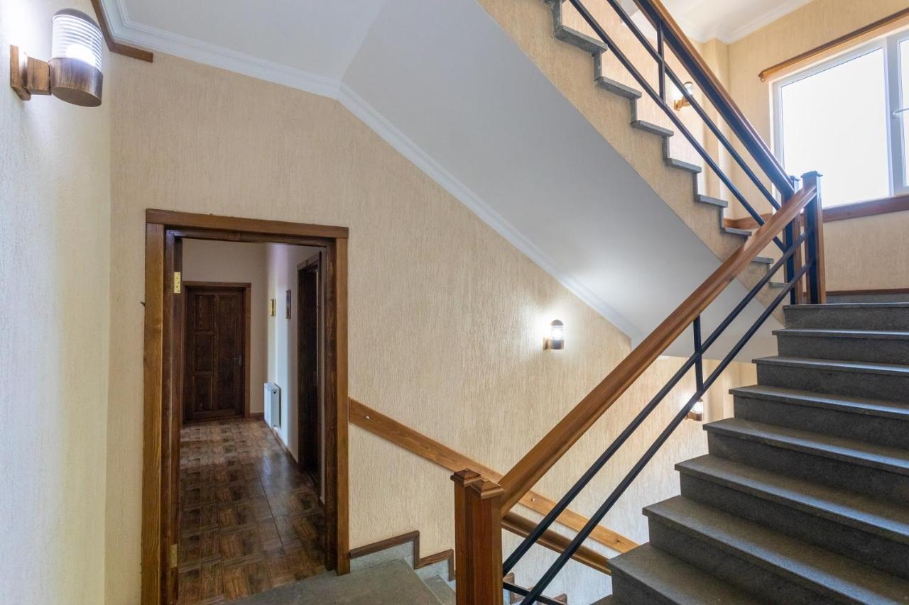 Hotel Phasis Kutaiszi Kültér fotó