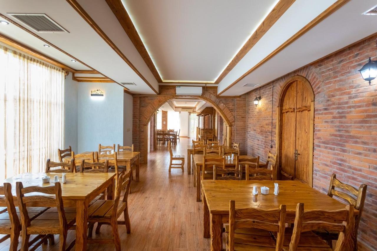 Hotel Phasis Kutaiszi Kültér fotó