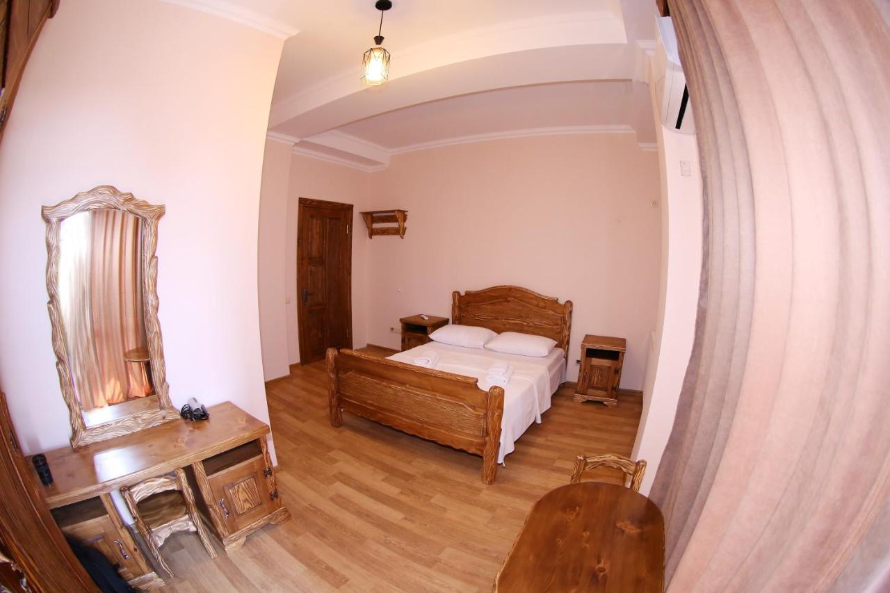 Hotel Phasis Kutaiszi Kültér fotó