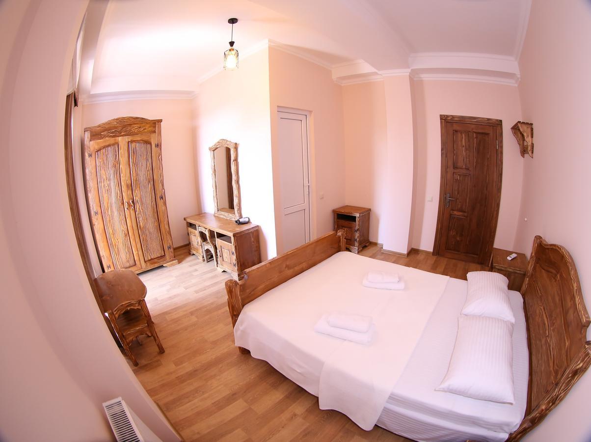 Hotel Phasis Kutaiszi Kültér fotó