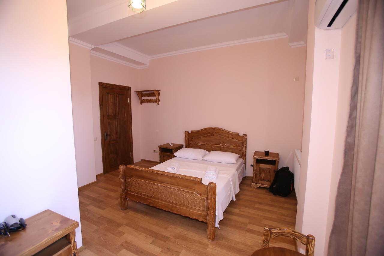 Hotel Phasis Kutaiszi Kültér fotó