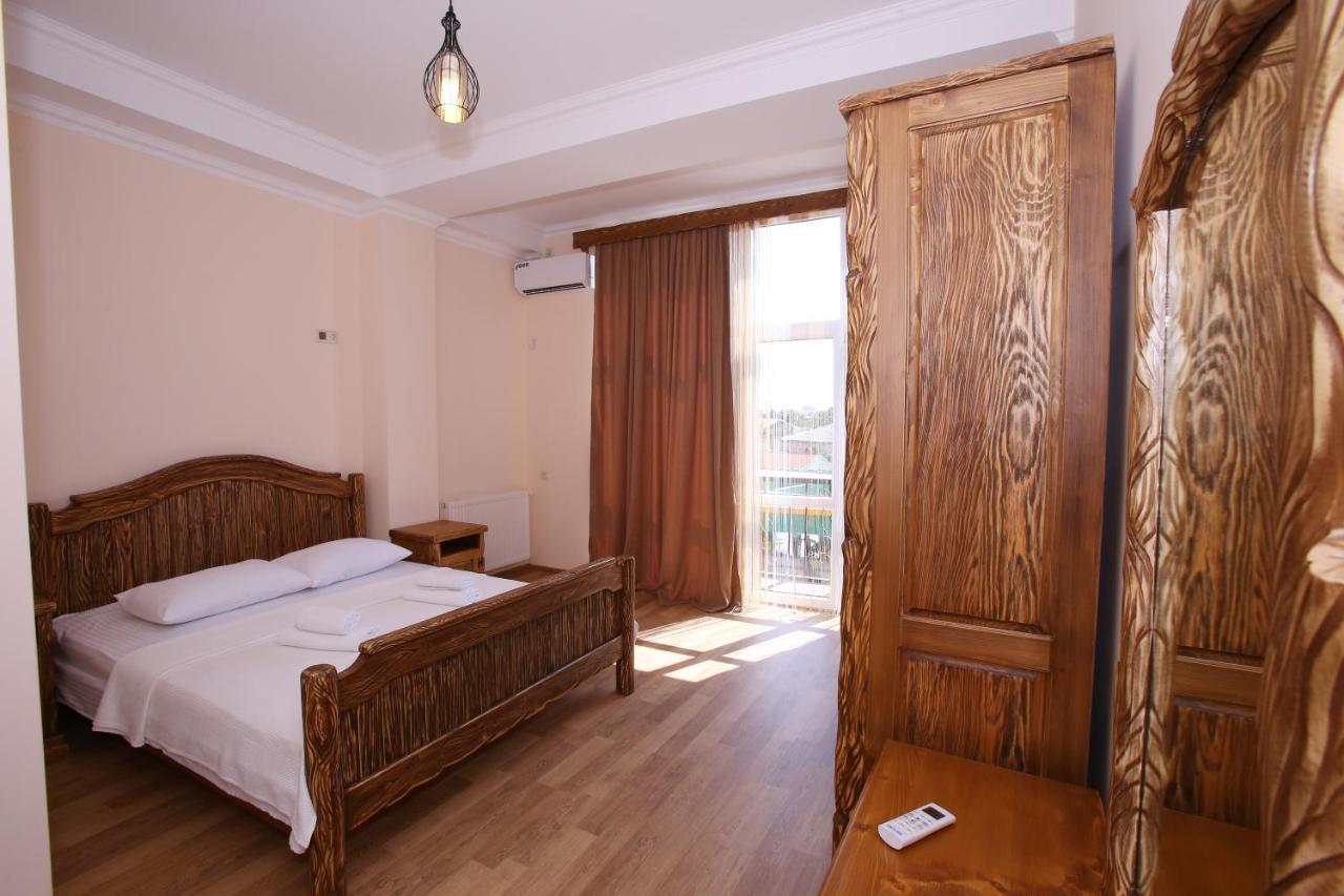 Hotel Phasis Kutaiszi Kültér fotó
