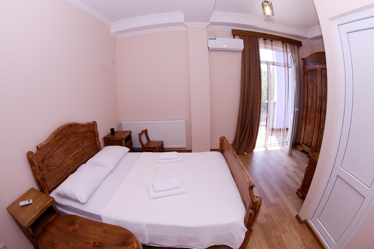 Hotel Phasis Kutaiszi Kültér fotó