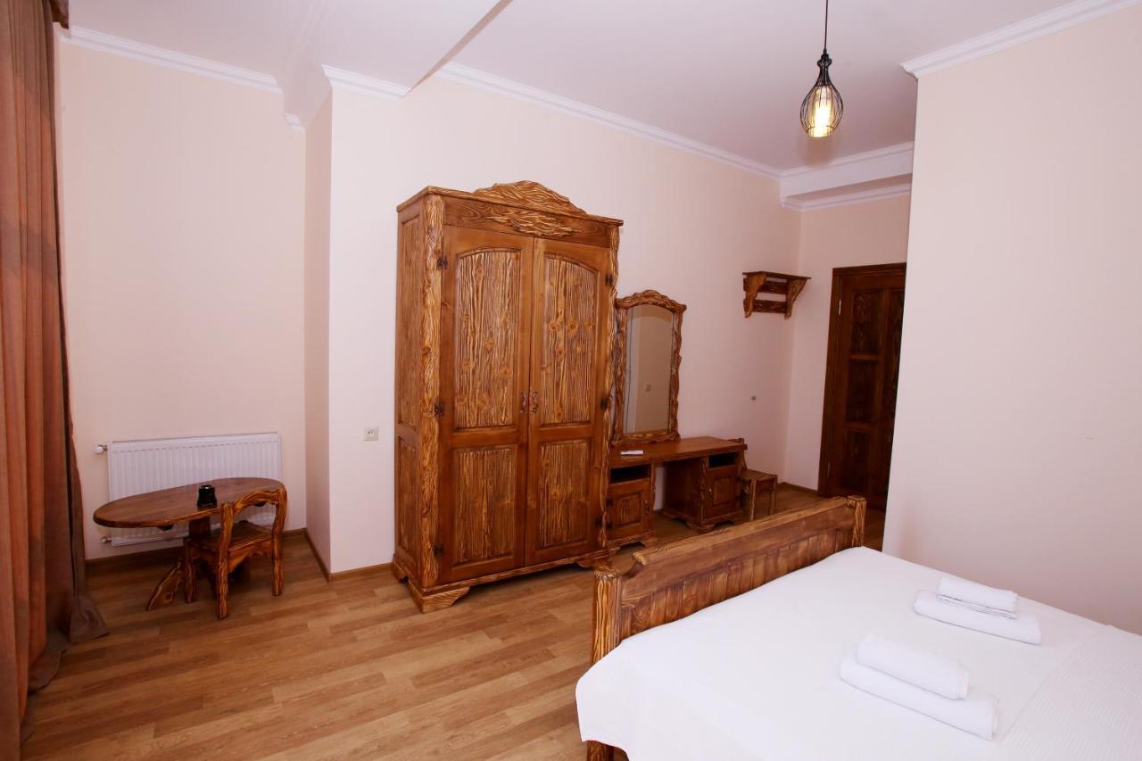Hotel Phasis Kutaiszi Kültér fotó